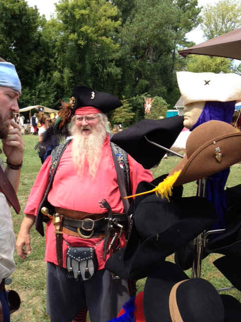 PW_Pirate01.JPG (162848 bytes)