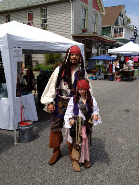 PW_Pirate02.JPG (171319 bytes)