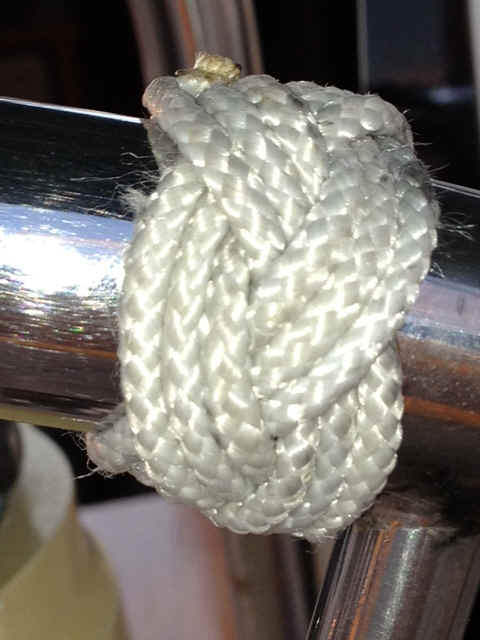 knot01.JPG (112382 bytes)