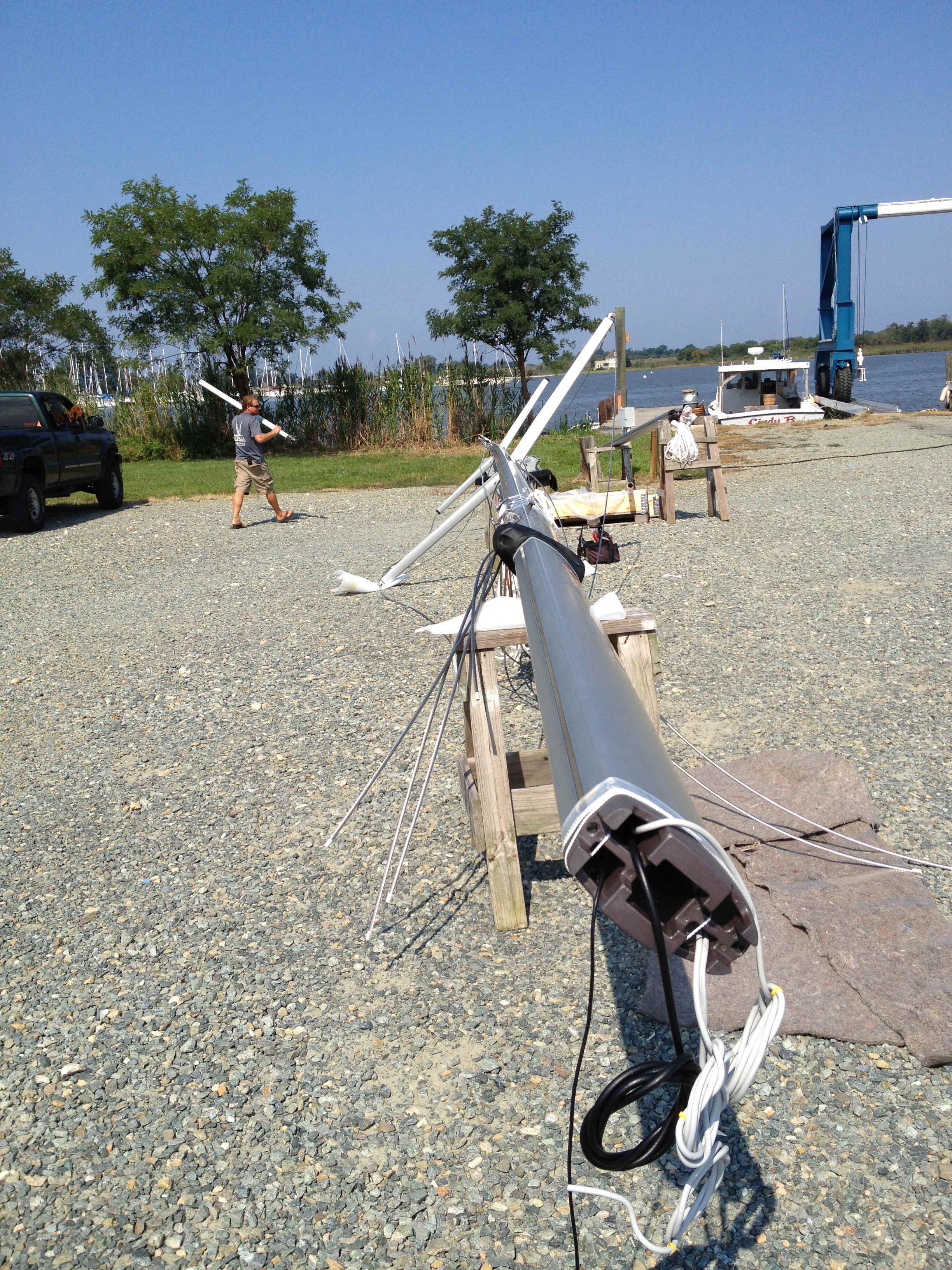 mast02.jpg (4399907 bytes)