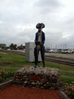 fb_pirate.JPG (39204 bytes)