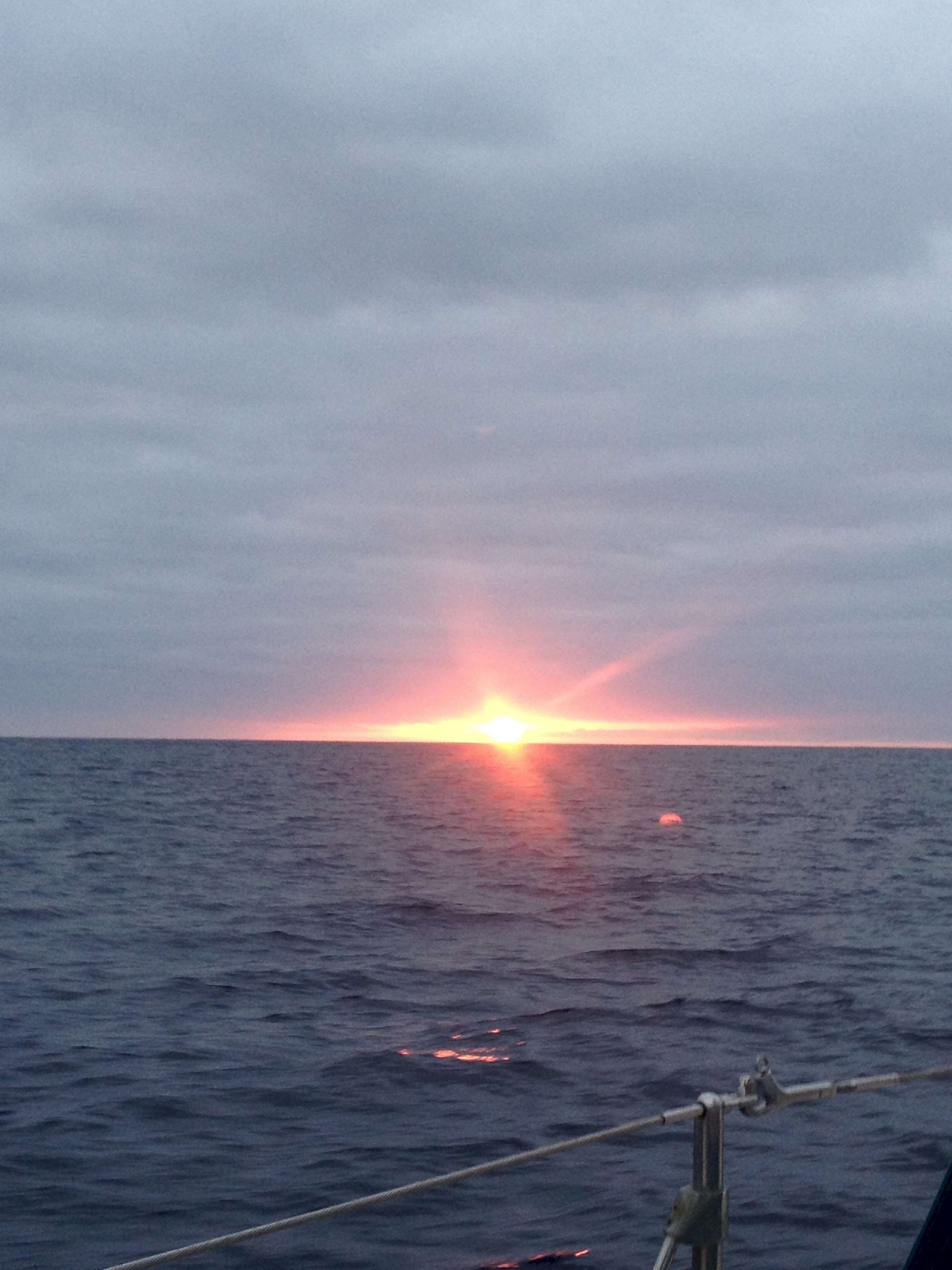 MH_Sunrise.jpg (411281 bytes)