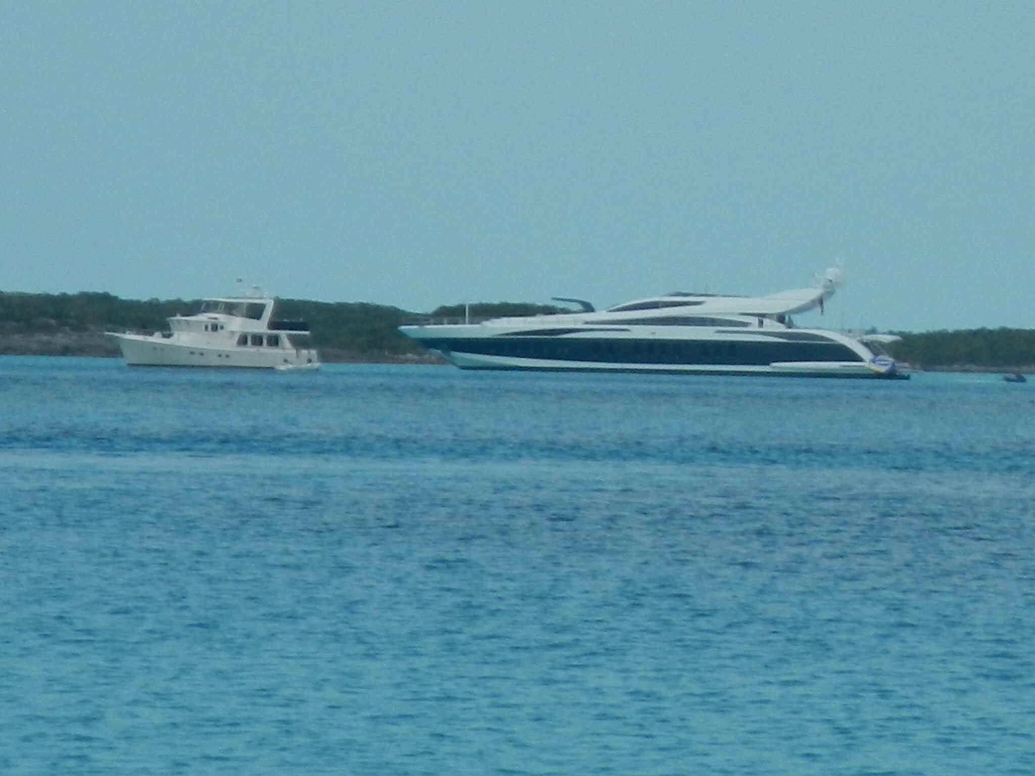 Cambridge02_Megayacht.jpg (745821 bytes)