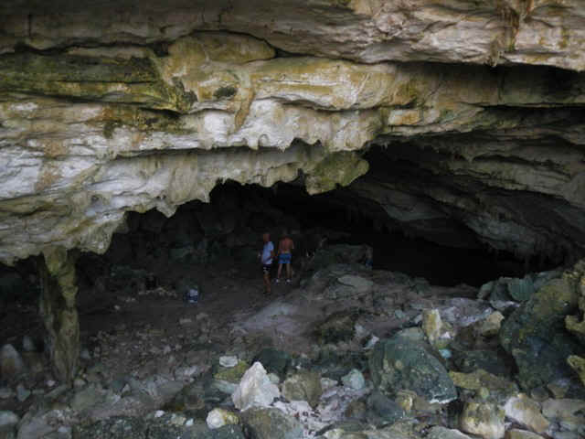 GG_cave01.jpg (108155 bytes)
