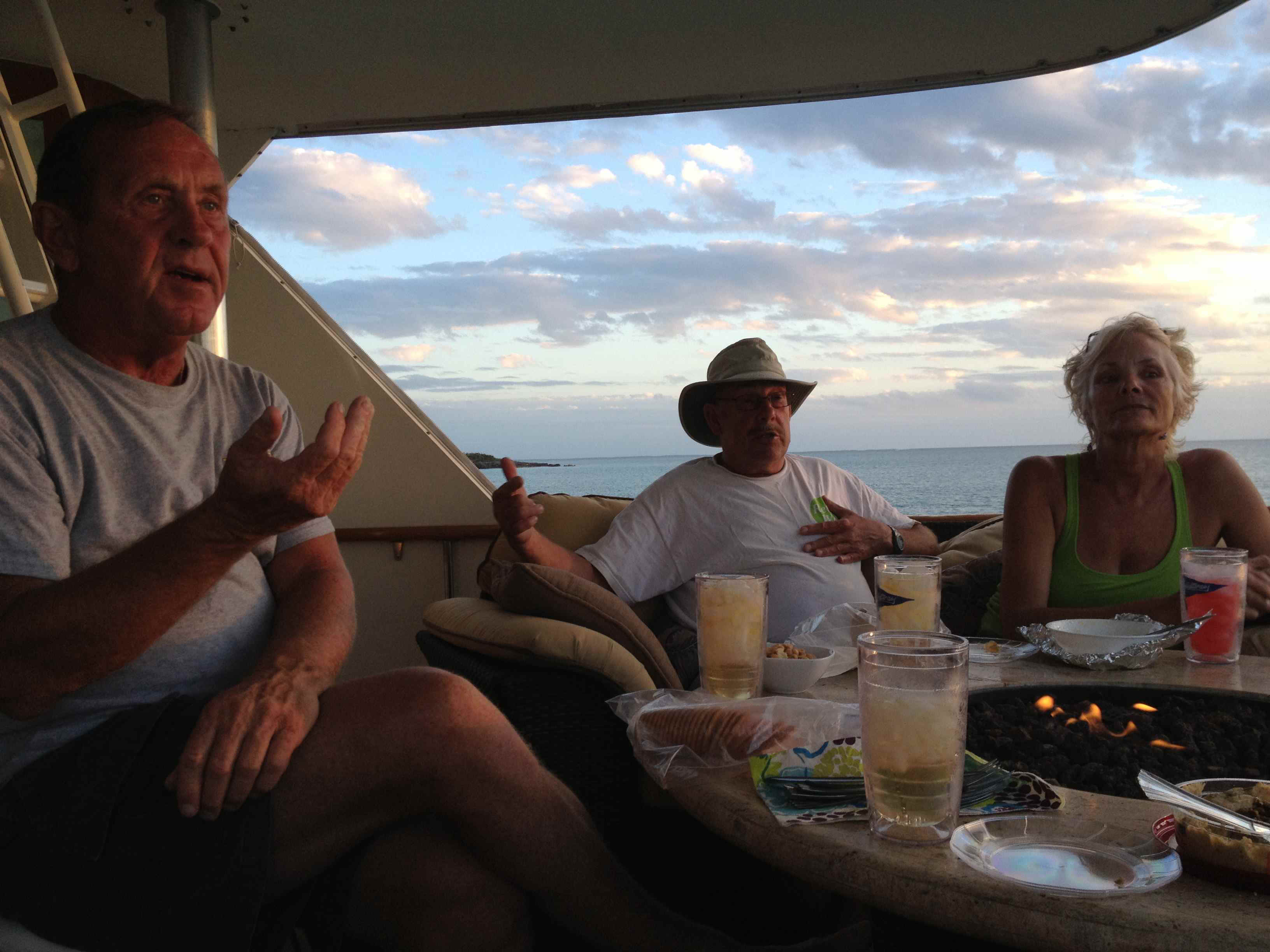 Mvourneen_firepit02.jpg (307666 bytes)
