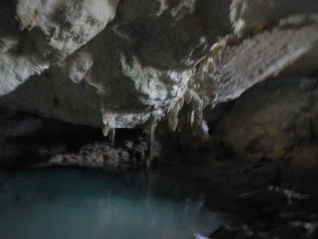 gg_cave02.jpg (92629 bytes)