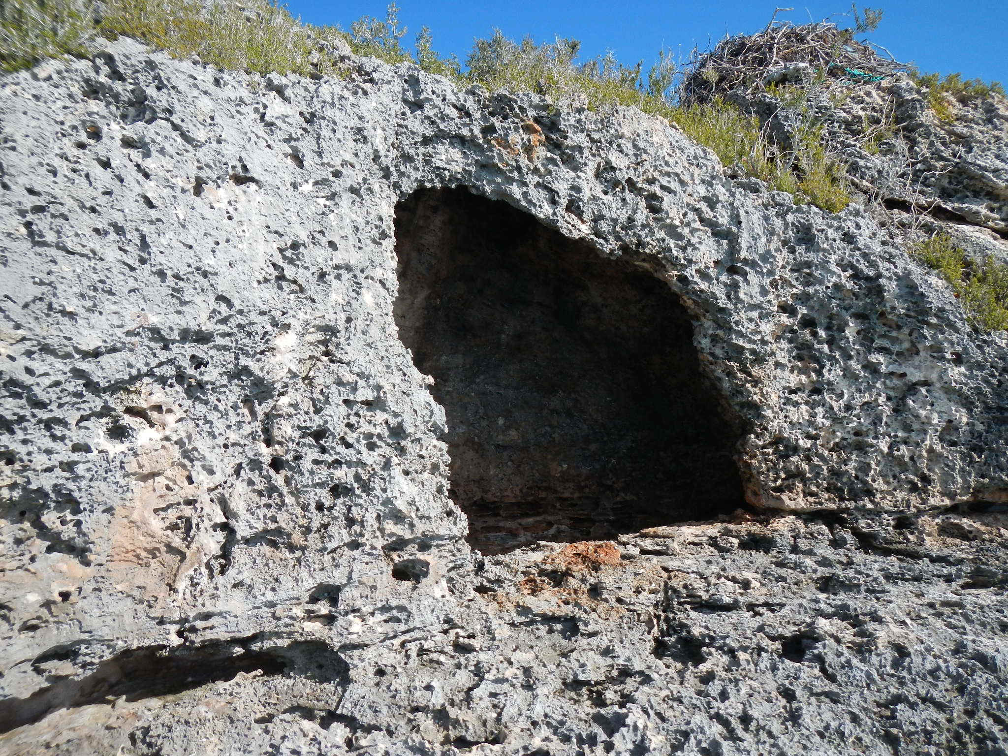 ovenrock02.jpg (743540 bytes)