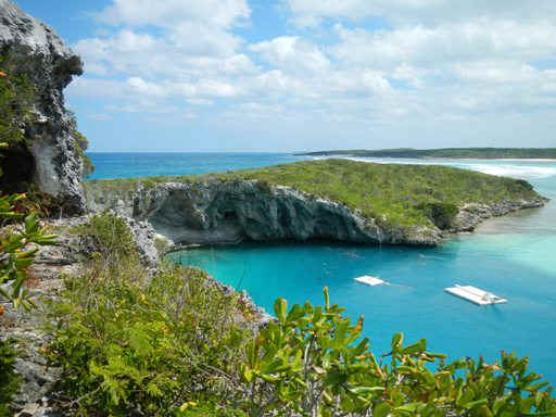 LI_BlueHole03.jpg (72250 bytes)