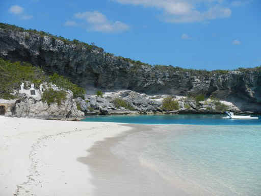LI_BlueHole05.jpg (64643 bytes)