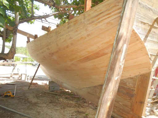 LI_Sloop03.jpg (72299 bytes)
