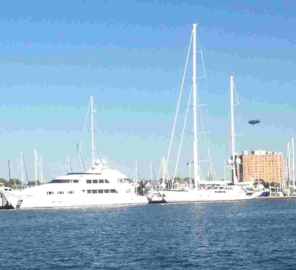 Charles_big_boats.jpg (30395 bytes)
