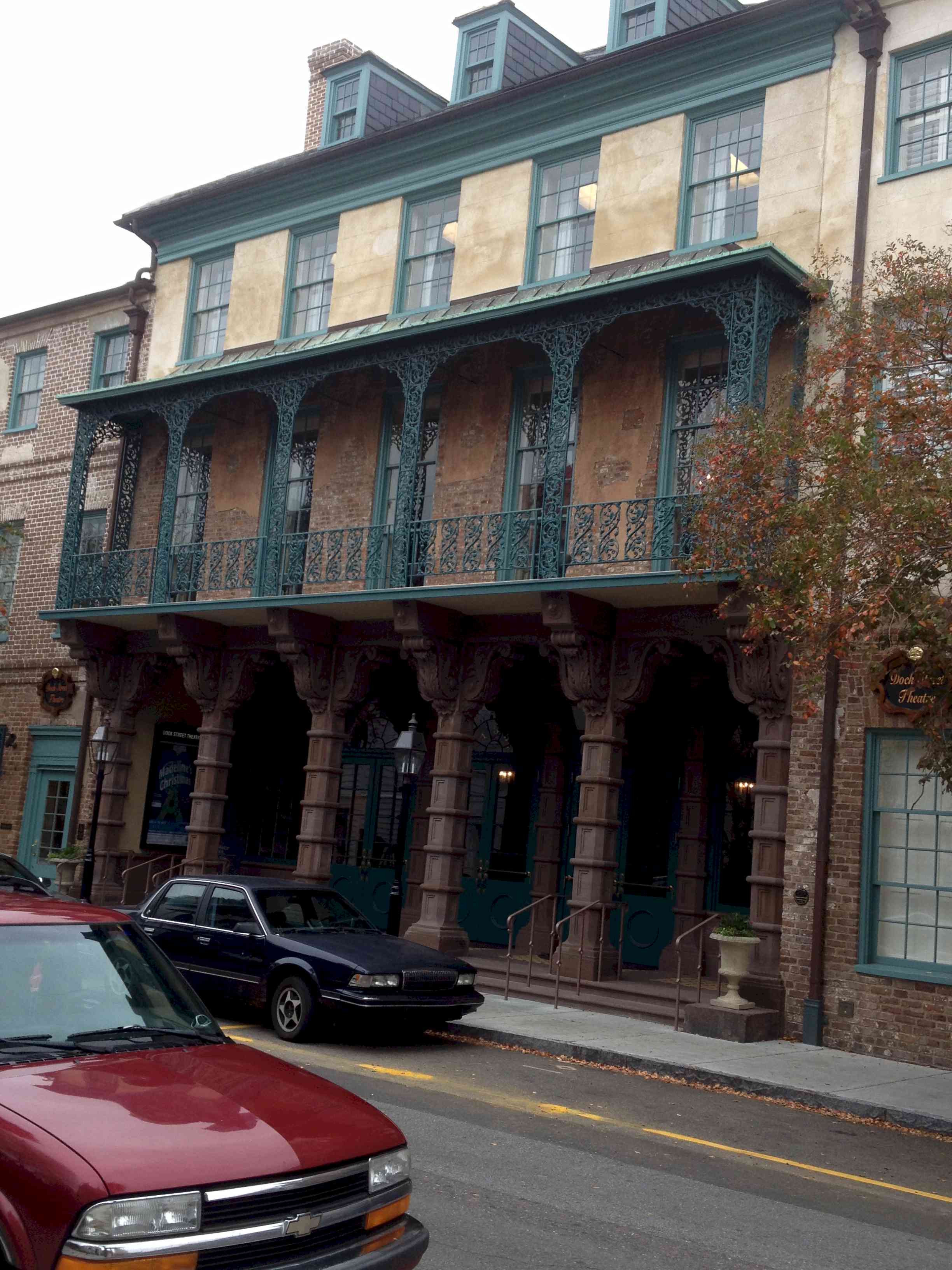 Dock Street Theater.jpg (453816 bytes)