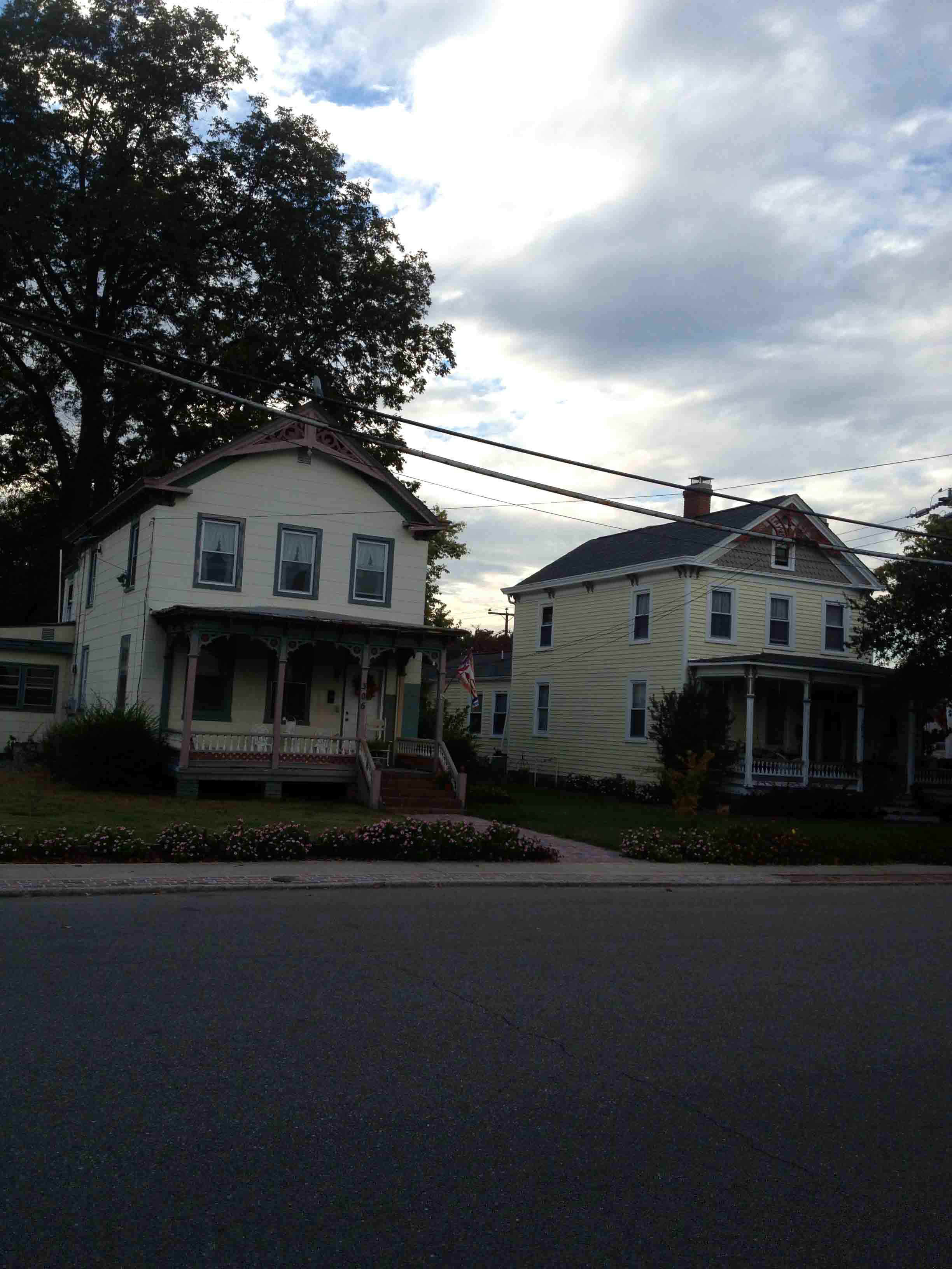 HamptonVictorians.jpg (221019 bytes)