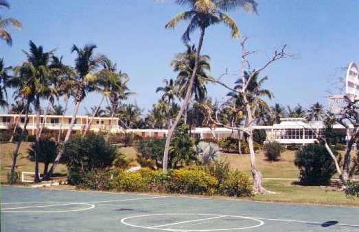 ClubMedGuvHbr02.jpg (27555 bytes)