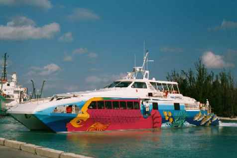 FastFerry02.jpg (104043 bytes)